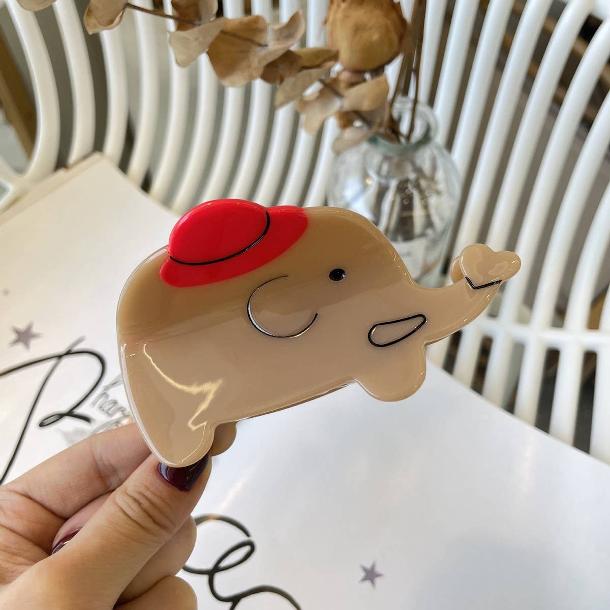 CWAHA1542_CARTOON ELEPHANT HAIR CLAW CLIP