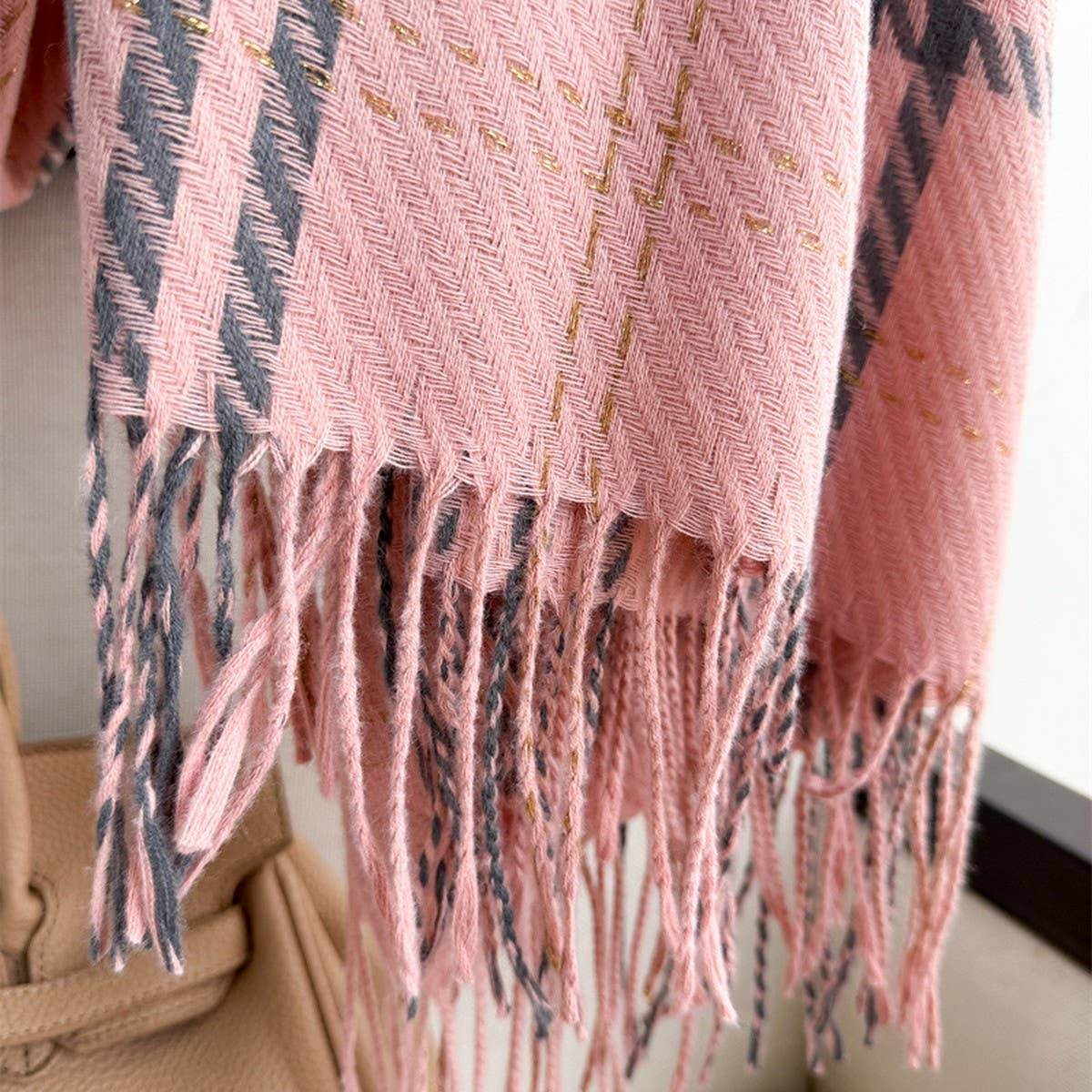 Retro Houndstooth Scarf with Soft Fringe_CWASC2755