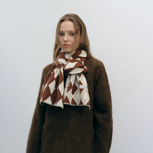 Chic Two-Tone Diamond Knit Scarf ? Cozy Winter