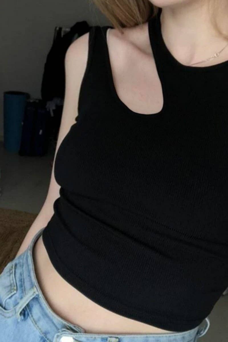 CWTTK0823_RIBBED NAVEL CUTOUT SLEEVELESS CREWNECK TANK TOP