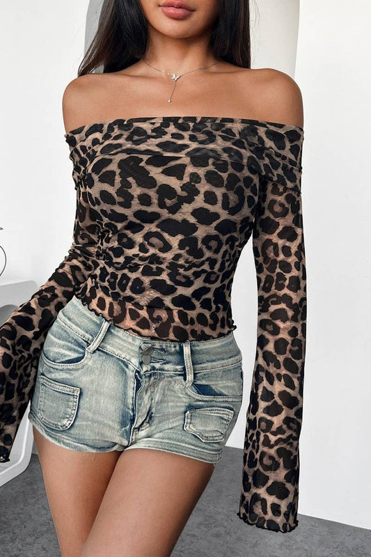 CWTBLL3472_OFF-SHOULDER LONG-SLEEVED LEOPARD PRINT MESH TOP