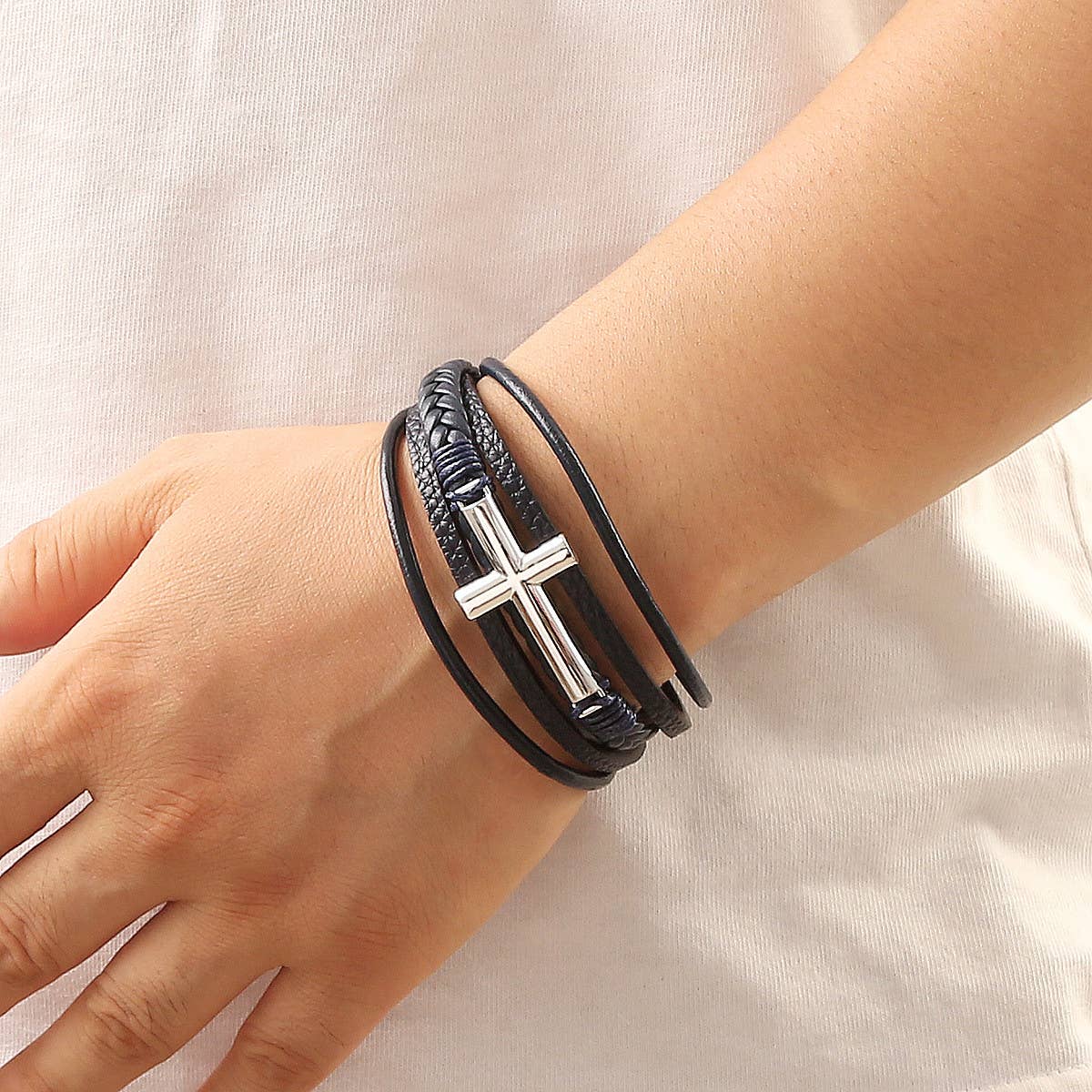 NEW LEATHER HANDWOVEN GOLD MAGNET BUCKLE BRACELET