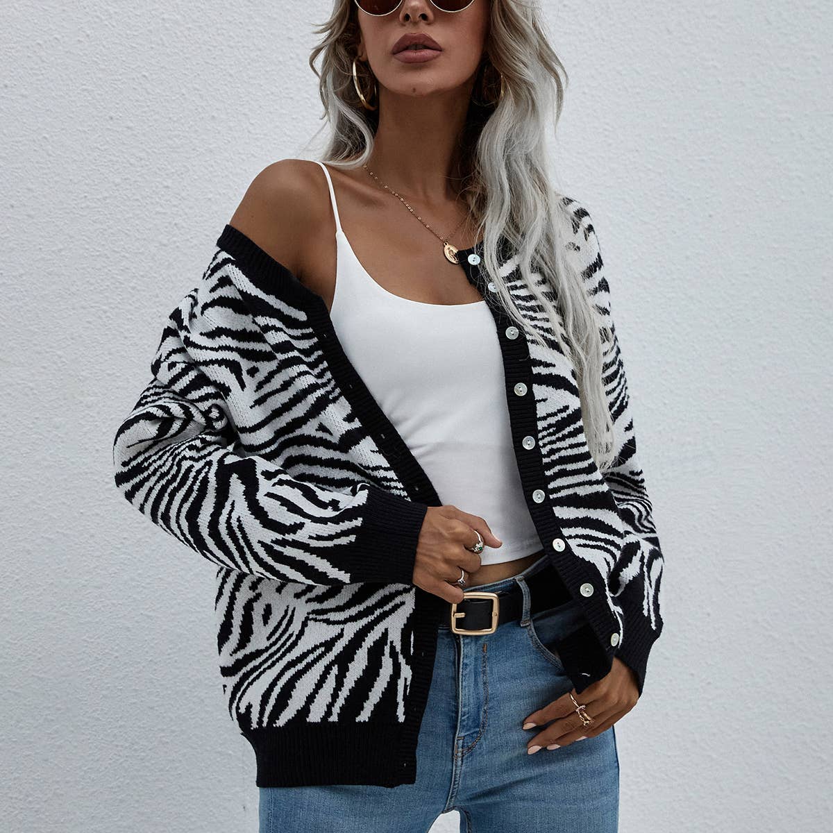 Cardigan crewneck sweater for women