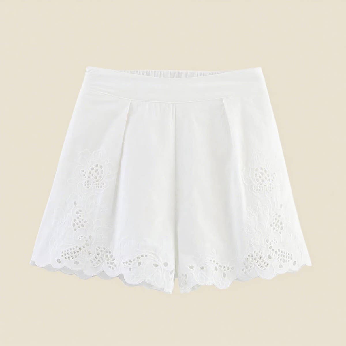Fashionable and niche embroidered pleated shorts