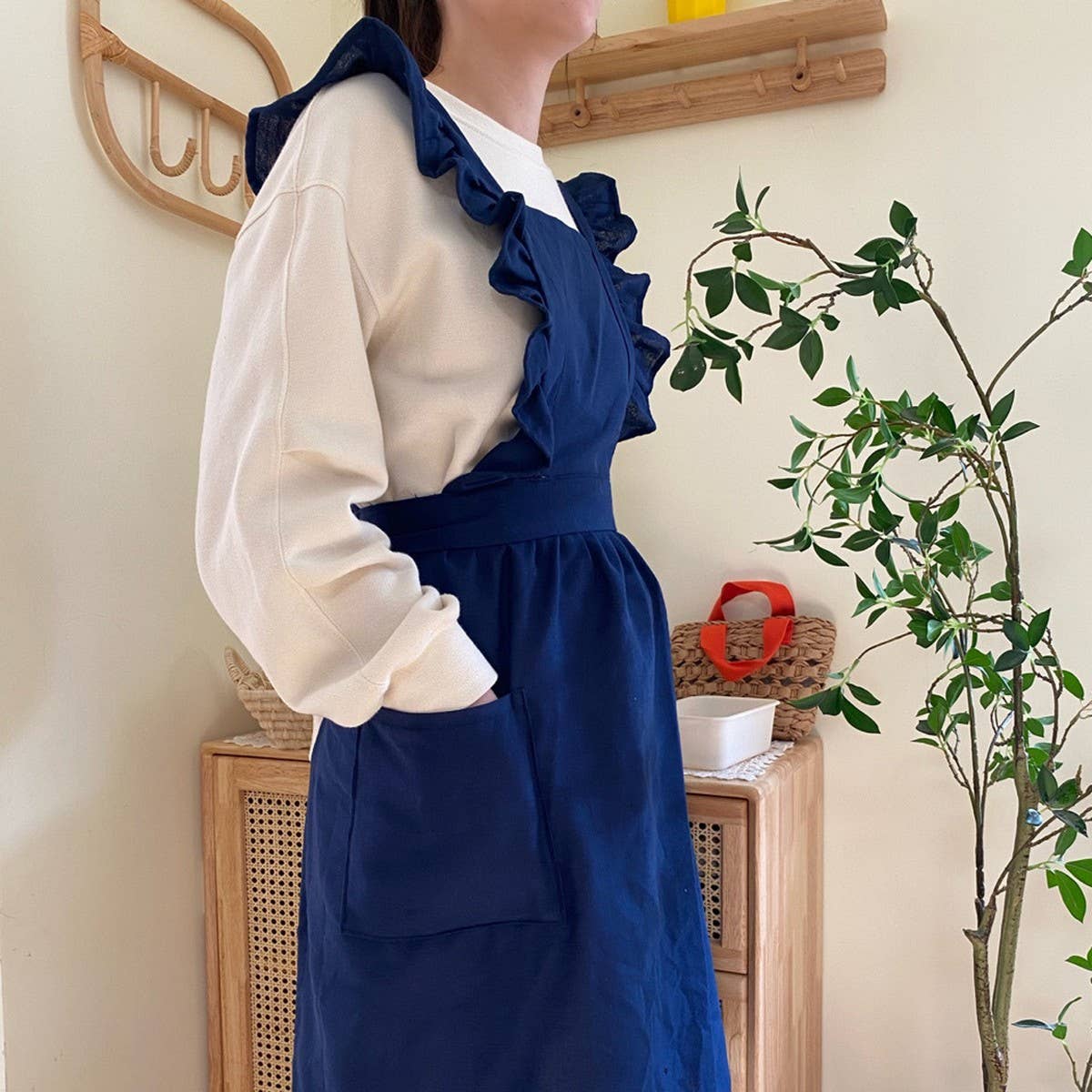 HOME CAFE ART FLORIST RUFFLED APRON