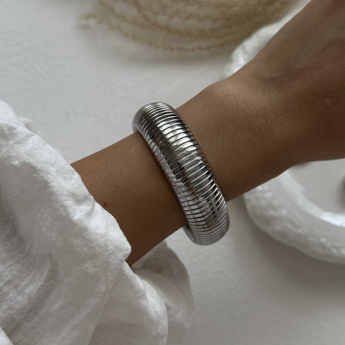DESIGN HOLLOW FASHION PERSONALITY BRACELET