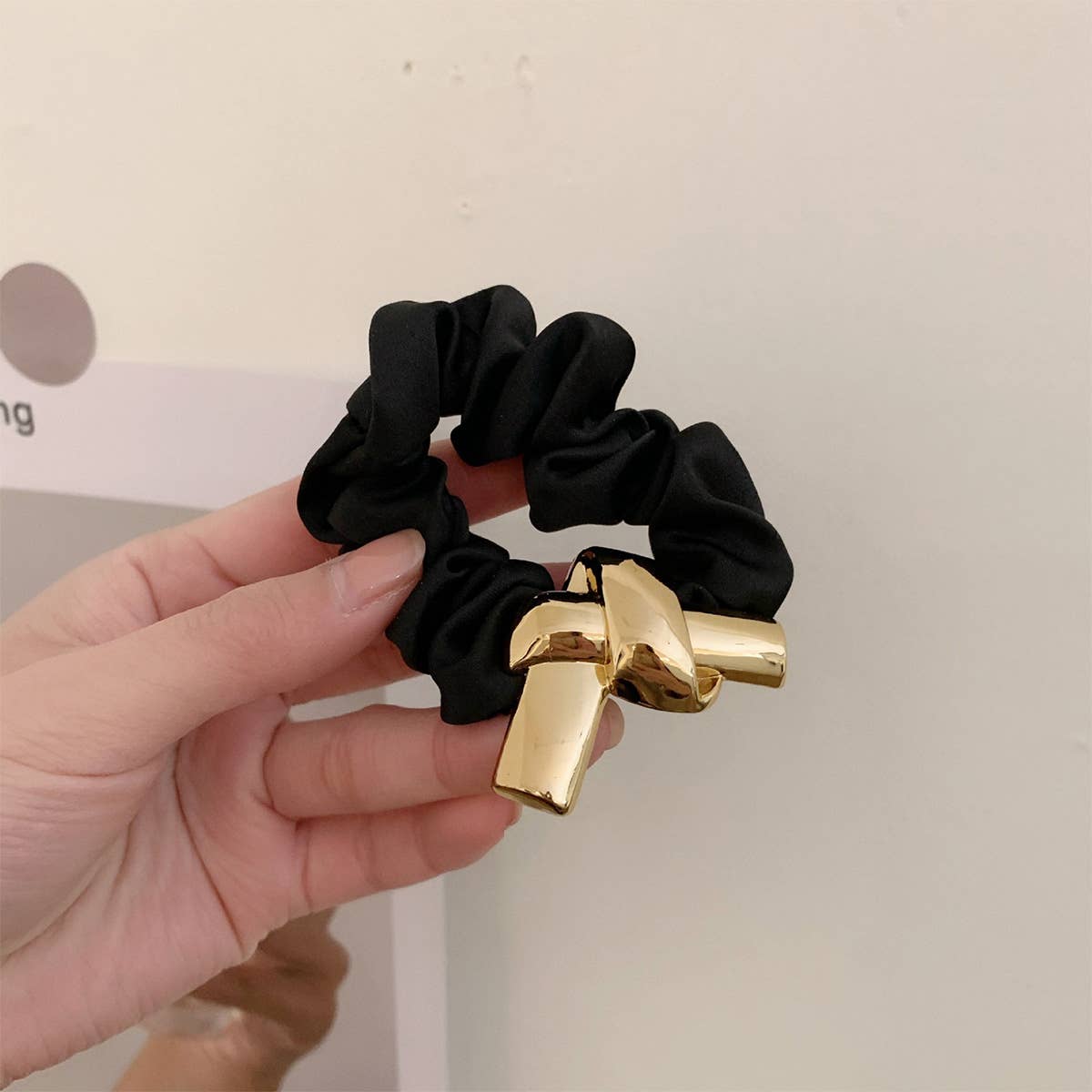 MINIMALIST IRREGULAR FASHION HAIR SCRUNCHIES