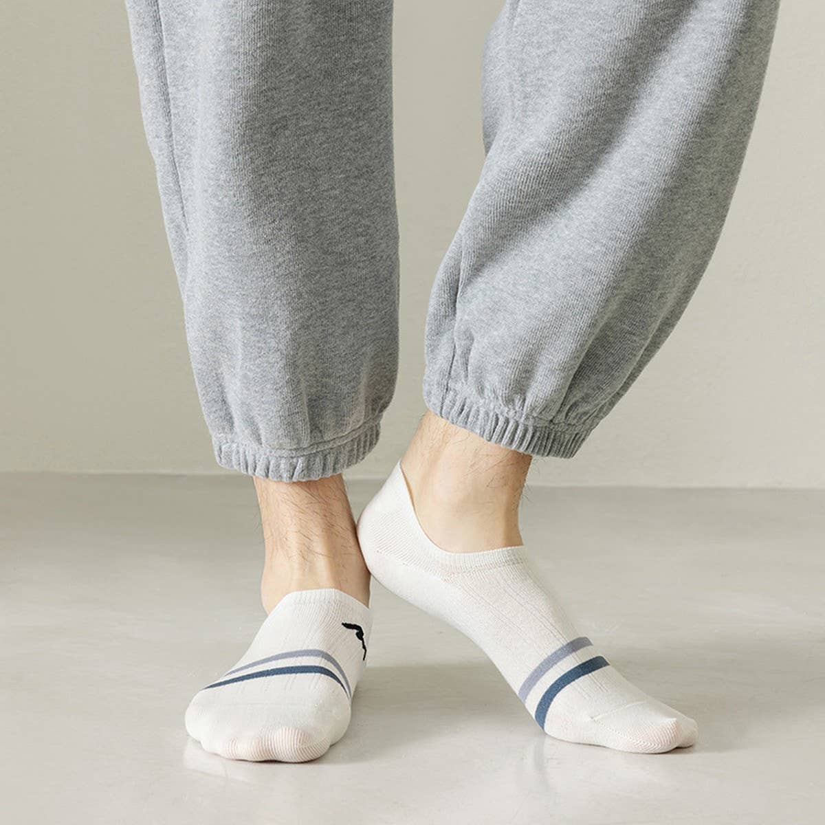 CWMS2458_SUMMER LETTER STRIPE INVISIBLE CREW SOCKS