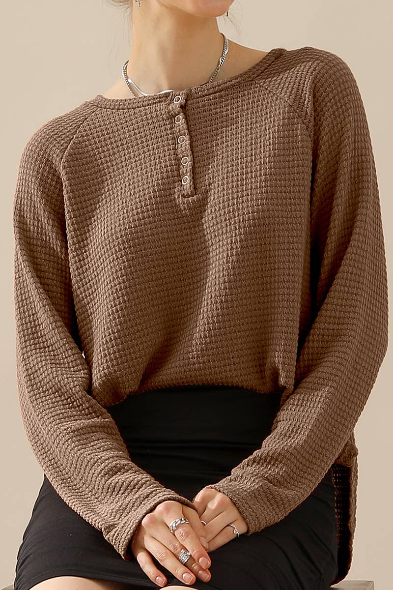 CWTTL1099-P-M_R NECK EYELET REGLAN SWEATER KNIT TOP