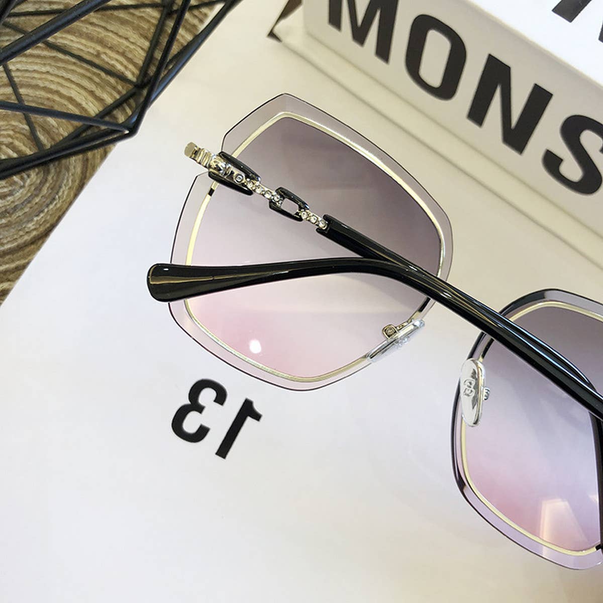 WOMEN RETRO RIMLESS CRYSTAL SUNGLASSES