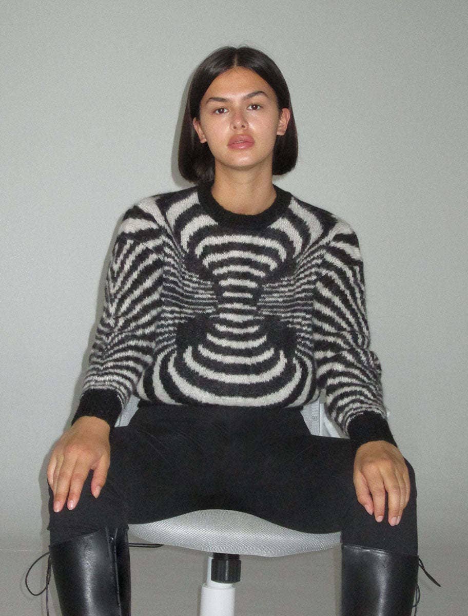 CREW-NECK STRIPED LONG-SLEEVED SHORT SWEATE