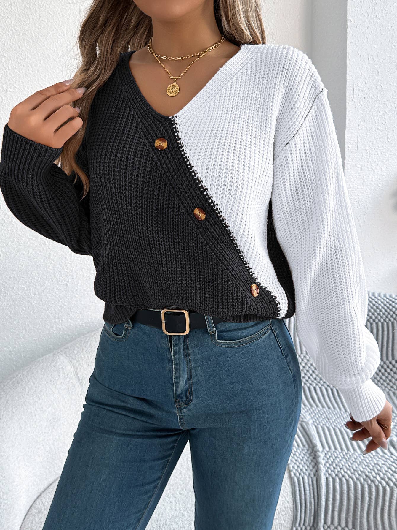 CASUAL V-NECK BUTTON-UP LANTERN SLEEVE SWEATER