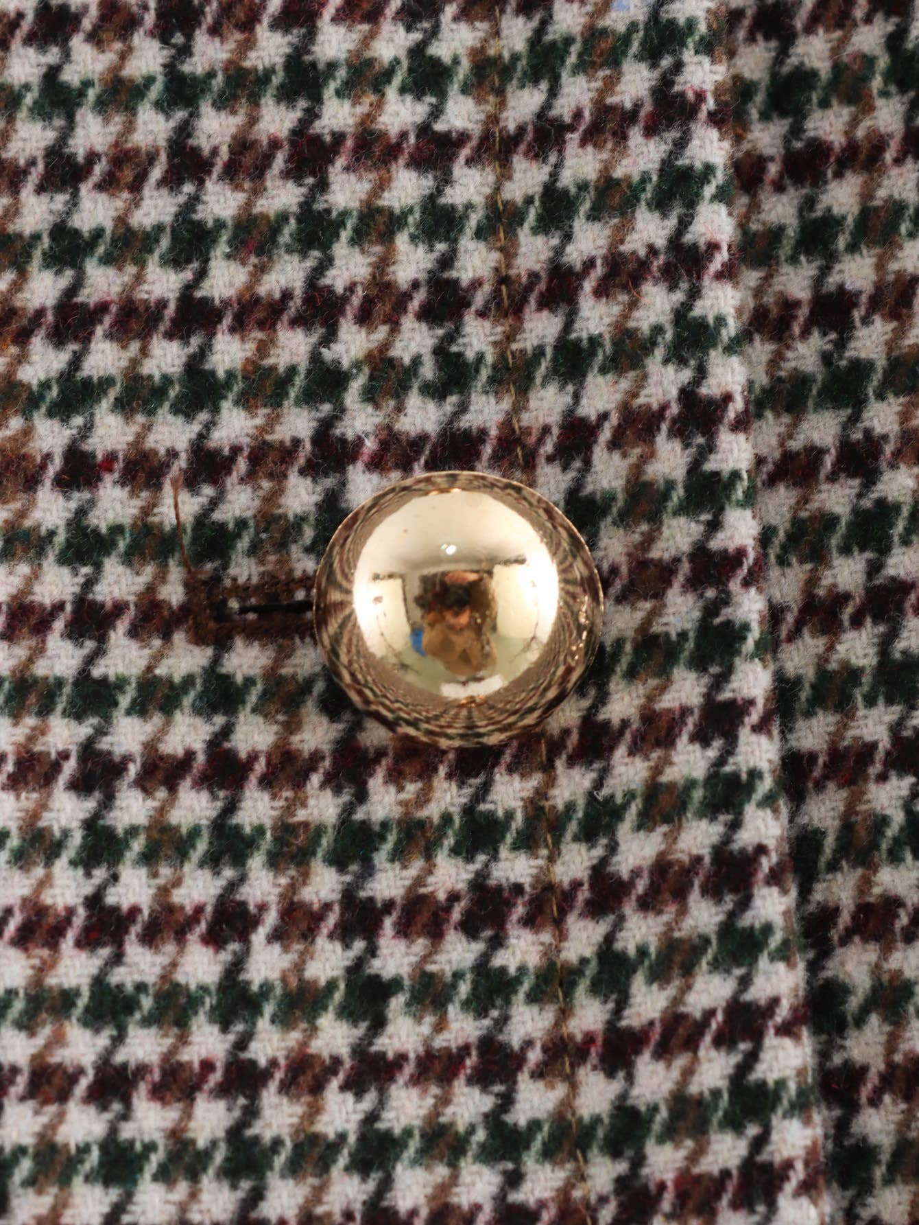 Fashionable checkered button-down coat