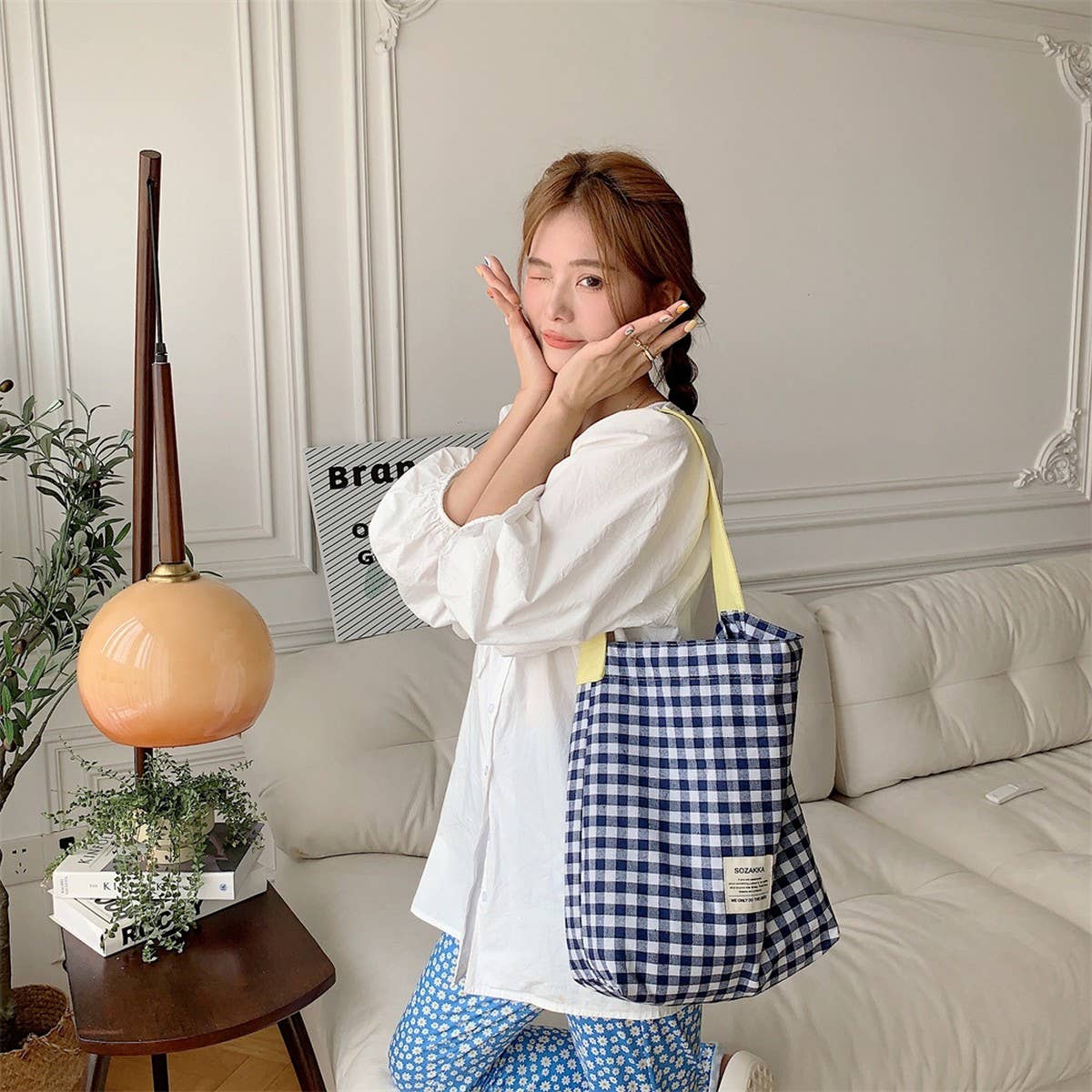 CWAB3908_CONTRAST CHECK CANVAS SHOULDER TOTE BAG