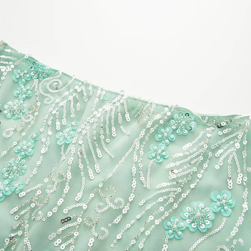 Body-wrapping three-dimensional sequined skirt