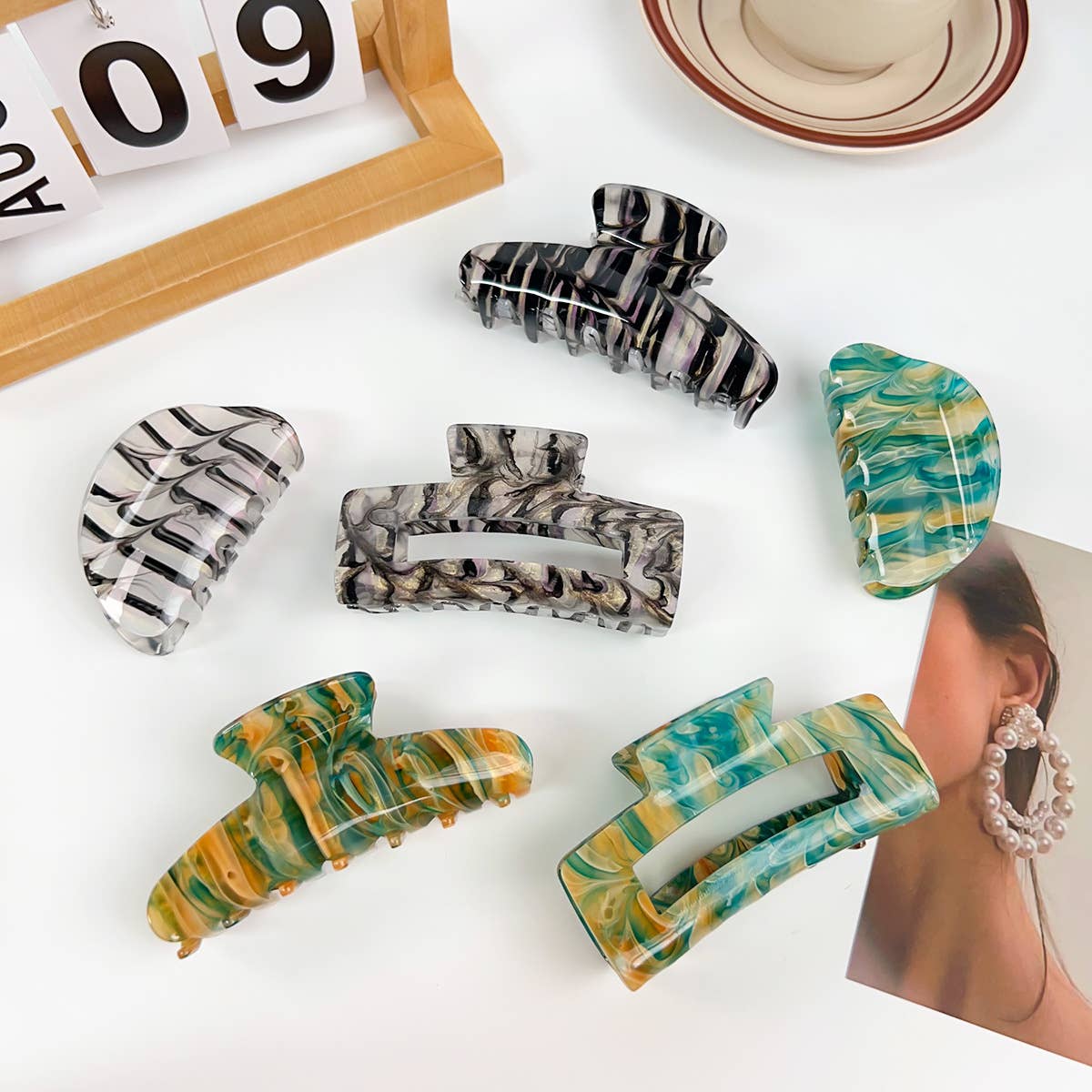 Simple geometric grab acrylic hair clip