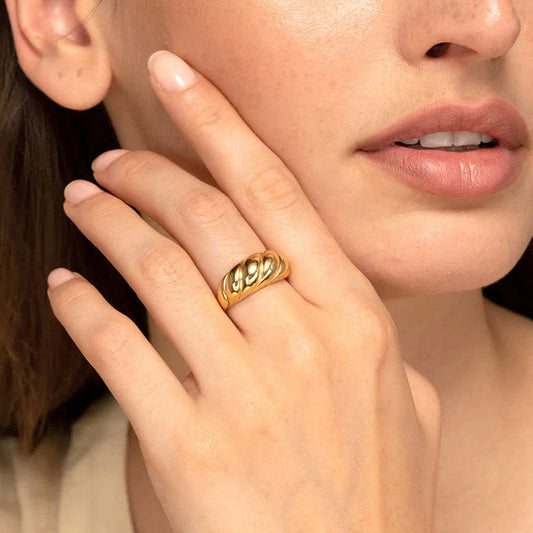 CROISSANT COOL RETRO SIMPLE RING