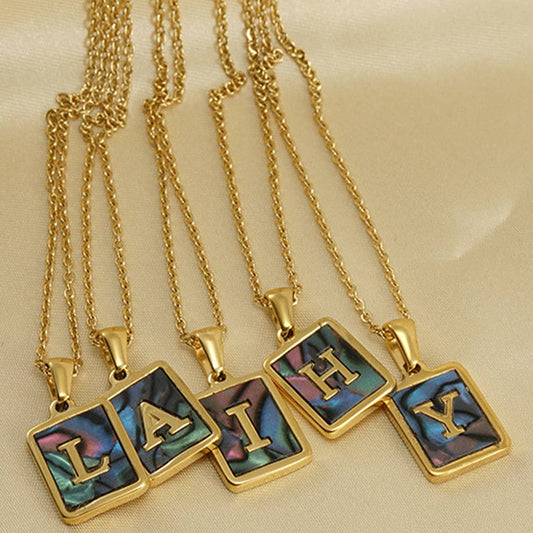 SQUARE SHELL 26 LETTER PENDANT NECKLACE_CWAJE0674