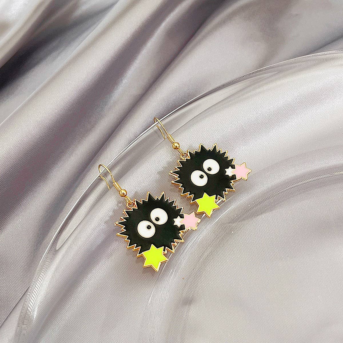 CARTOON FUNNY SEA URCHIN GHOST EARRINGS_CWAJE1846