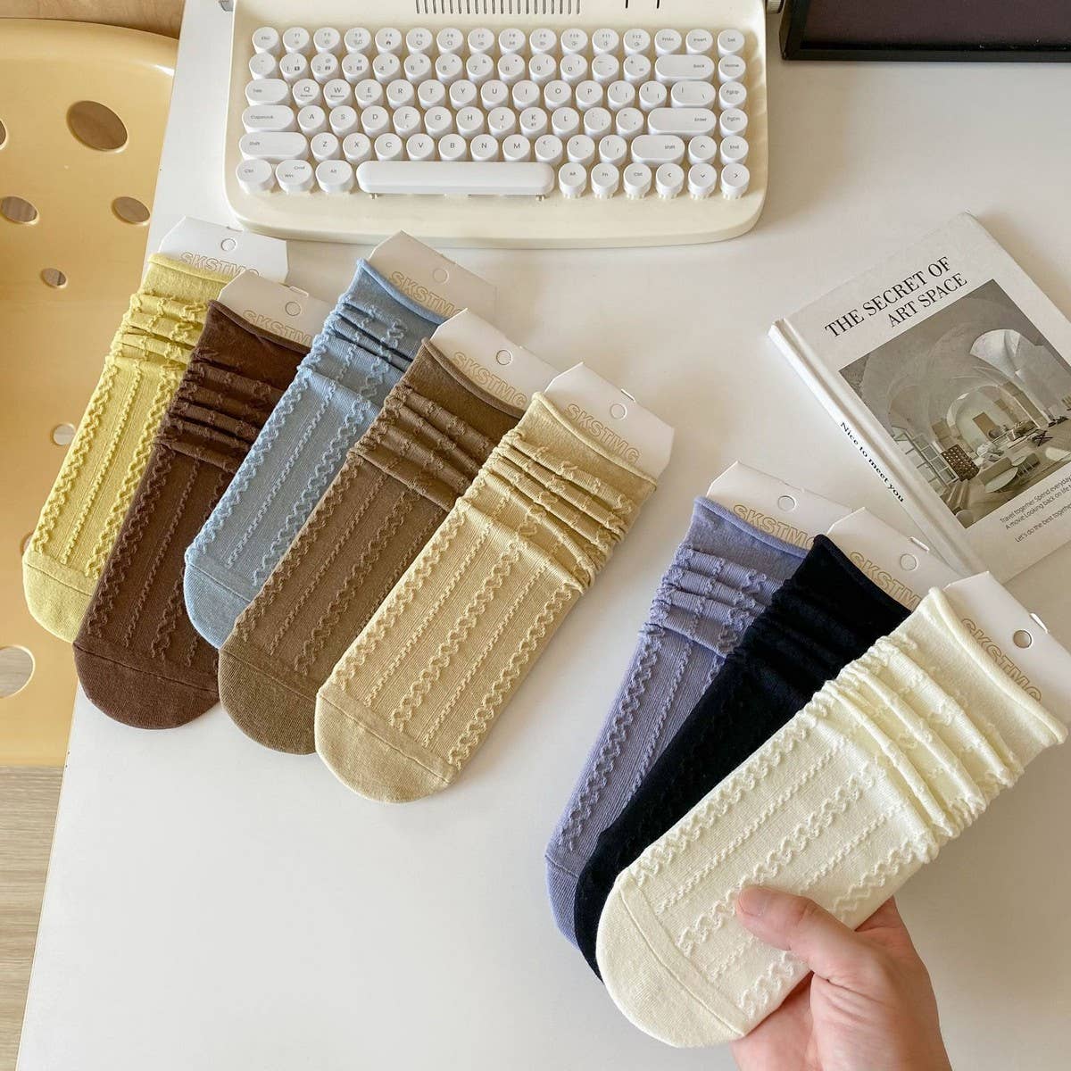 CWMS2504_MIDDLE-TUBE STRAIGHT SOCKS WITH CURLED EDGES