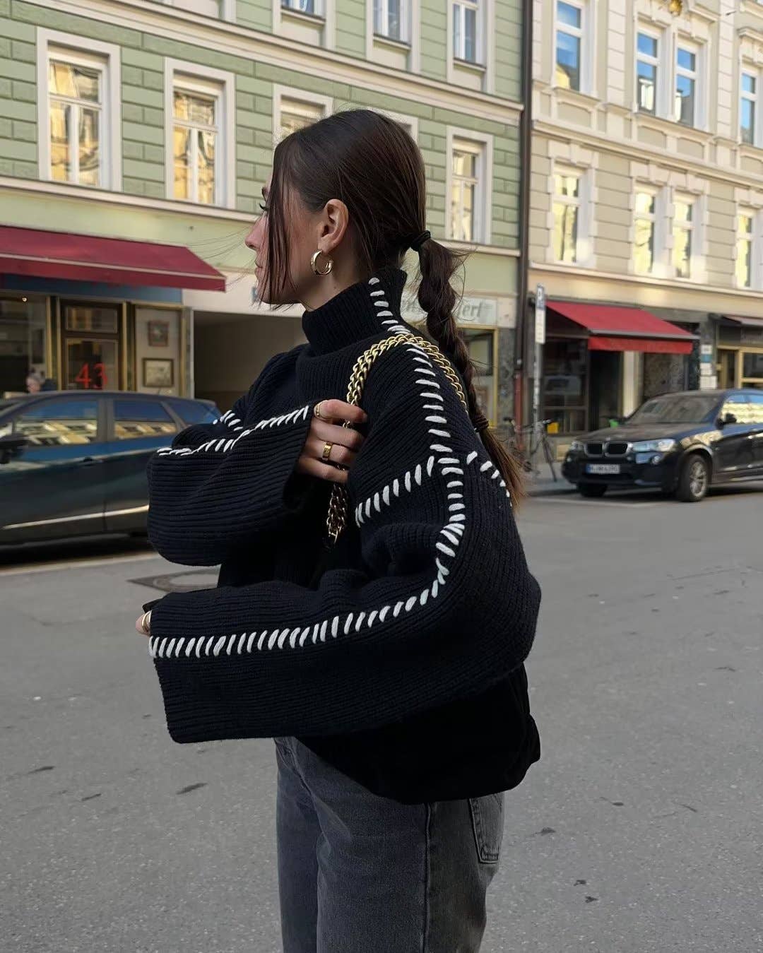 Color-blocking and patchwork round-neck sweater