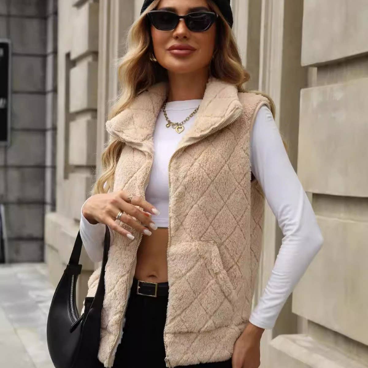 Cardigan zipper loose diamond shape extra plush vest