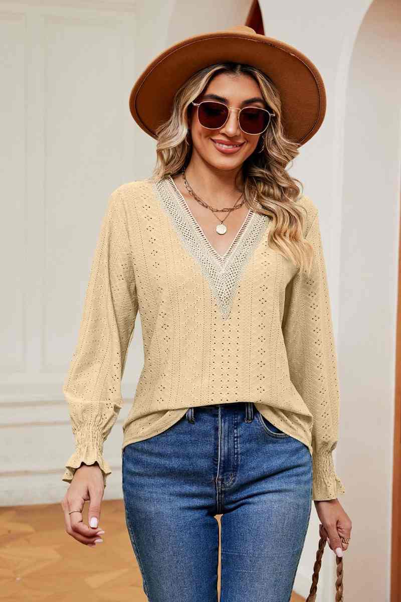 CWTBLL2837_V-NECK LACE PATCHWORK LONG-SLEEVED TOP