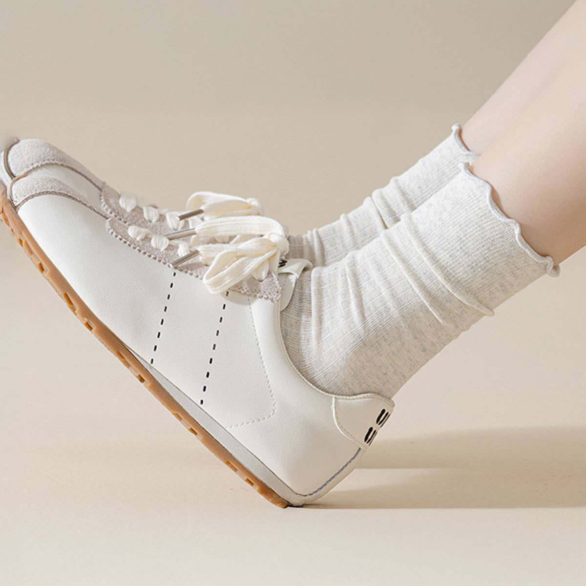 Vertical Stripes Thin Solid Ruffle Crew Socks