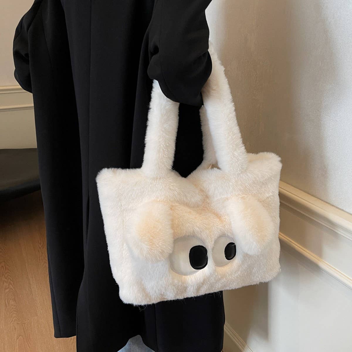 WINTER CARTOON LARGE CAPACITY SHOULDER PLUSH BAG_CWAB3937