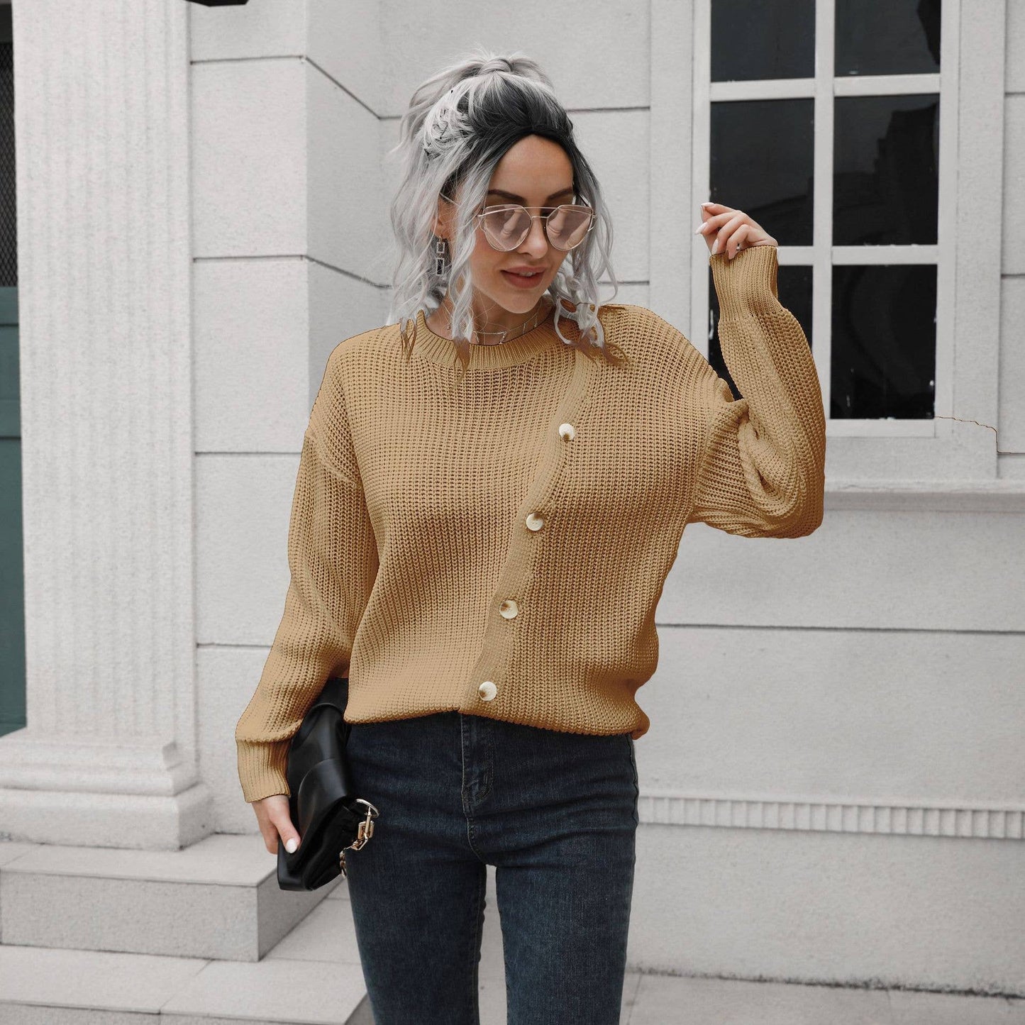 Design sense button long sleeve sweater