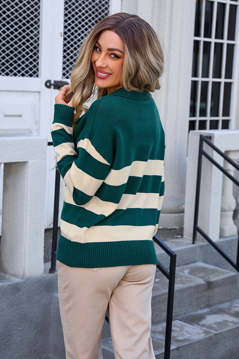 CONTRASTING STRIPED PLOL COLLAR KNIT SWEATER