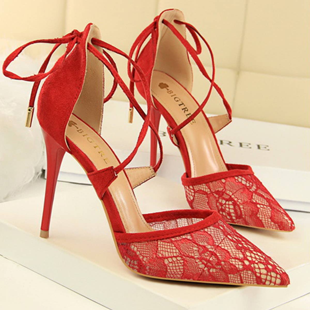 POINTED MESH LACE CROSS-STRAP PUMPS_CWSHH0081