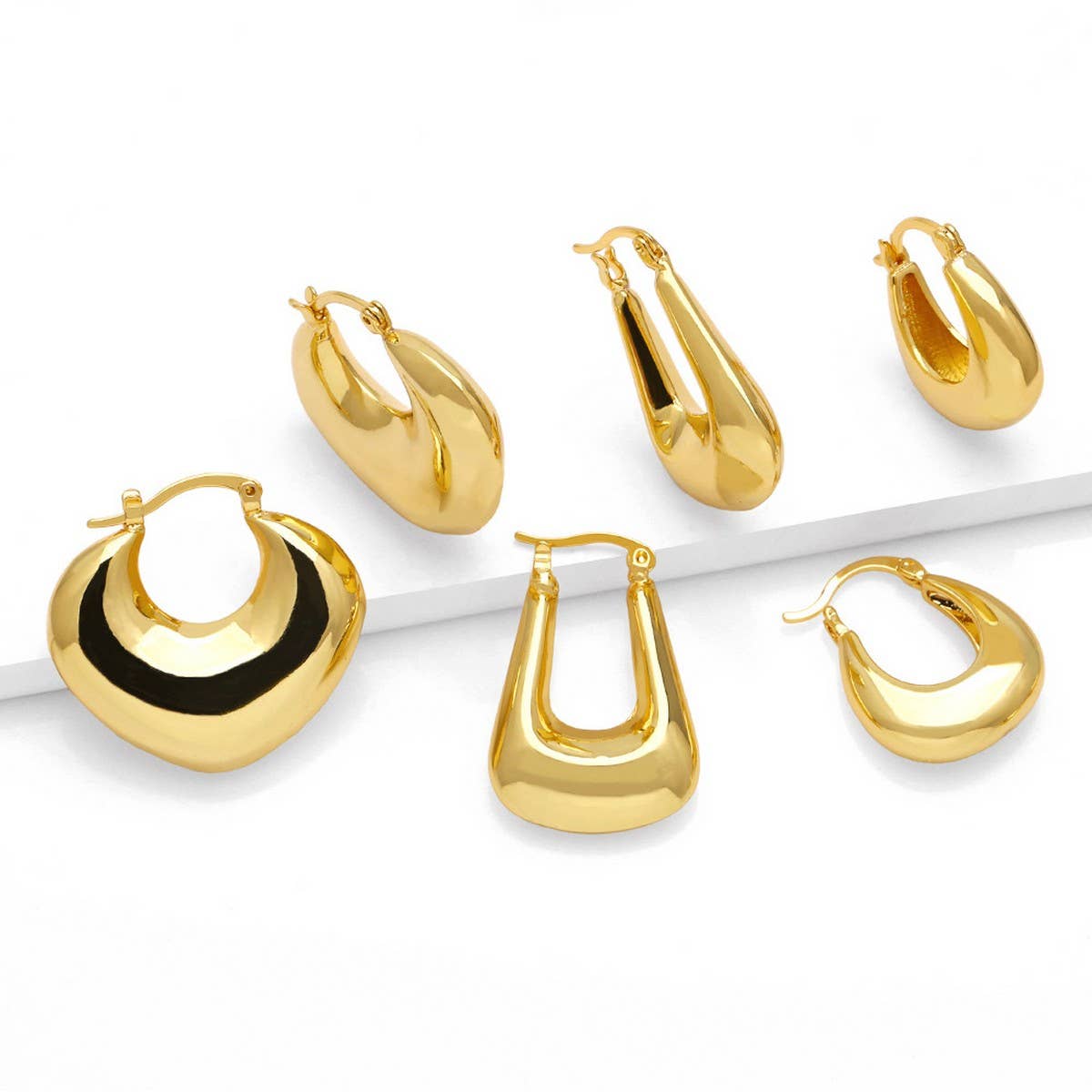 U SHAPED MINIMALIST GOLD PLATED EARRINGS