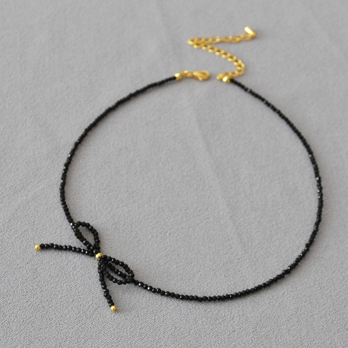 SIMPLE AND DELICATE BOW HANDMADE BEADED NECKLACE