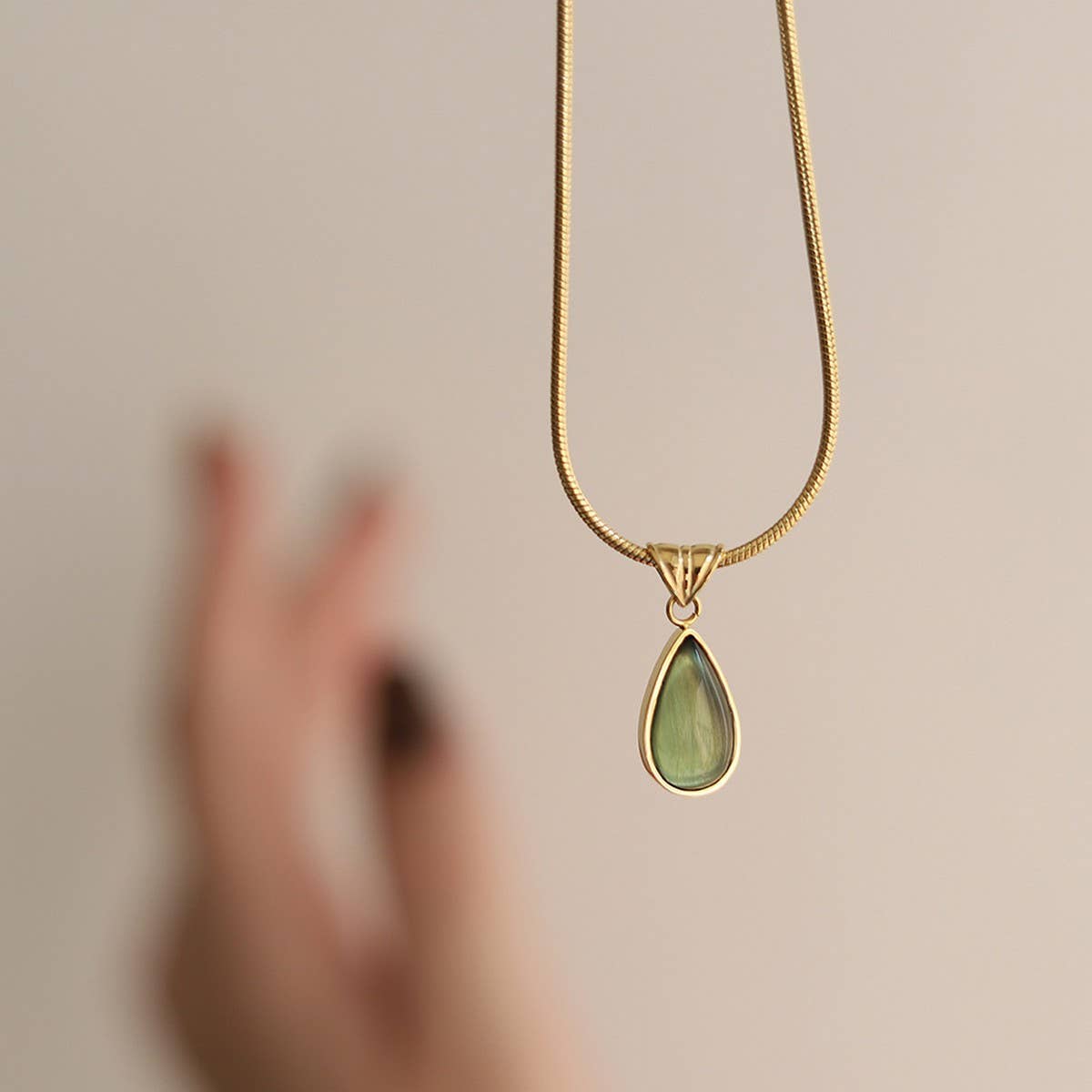 NICHE FRENCH WATER DROP BLUE OCEAN NECKLACE_CWAJE1605