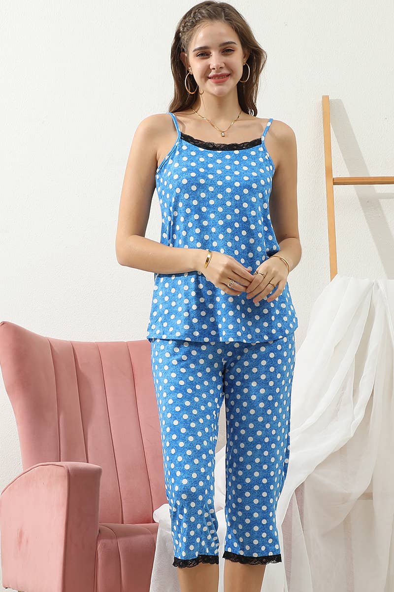 CWSPJ037_LACE DETAILED TOP AND CAPRI PANTS SET