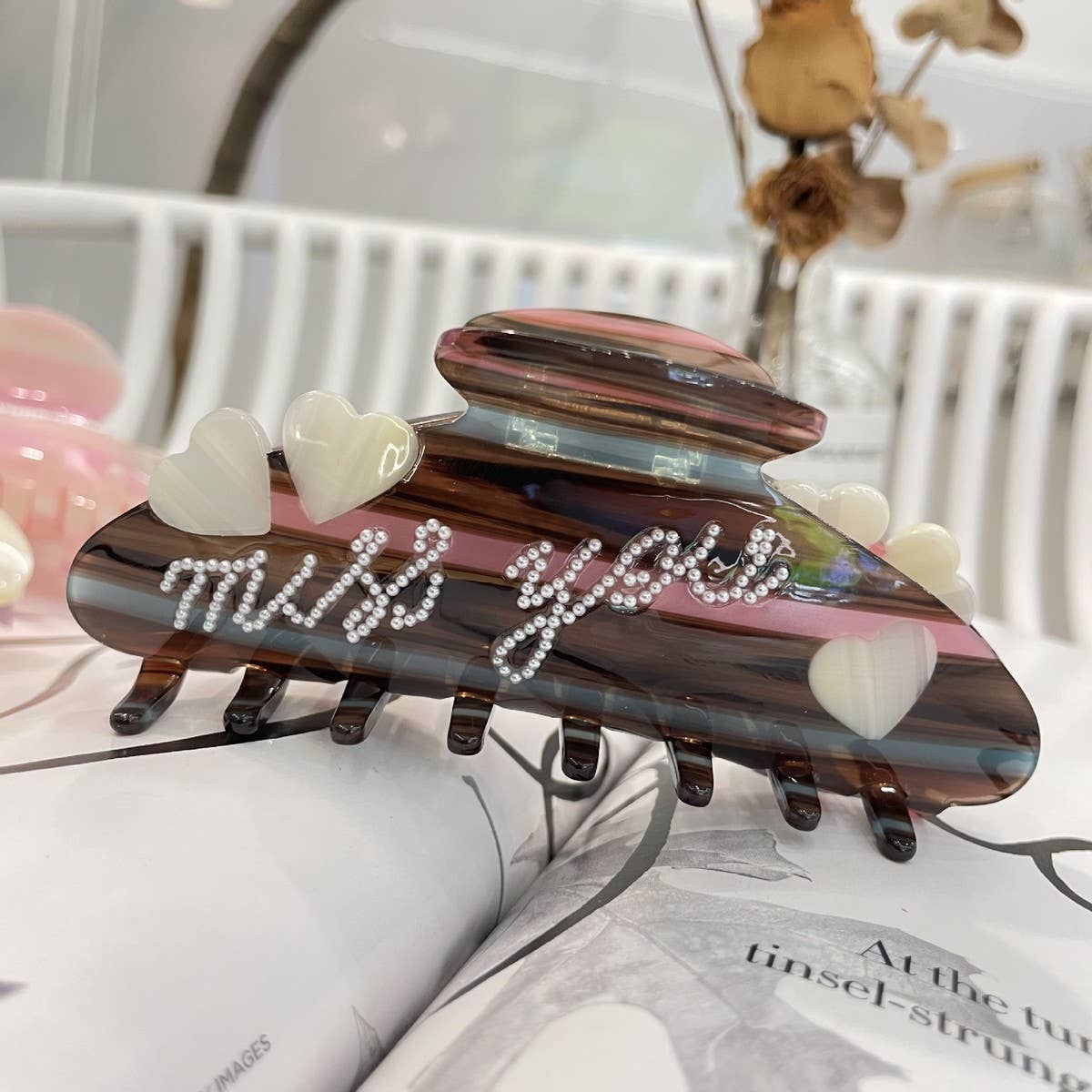 CWAHA1549_LOVE STRIPES MISS YOU PEARLS LARGE HAIR CLAW CLIP