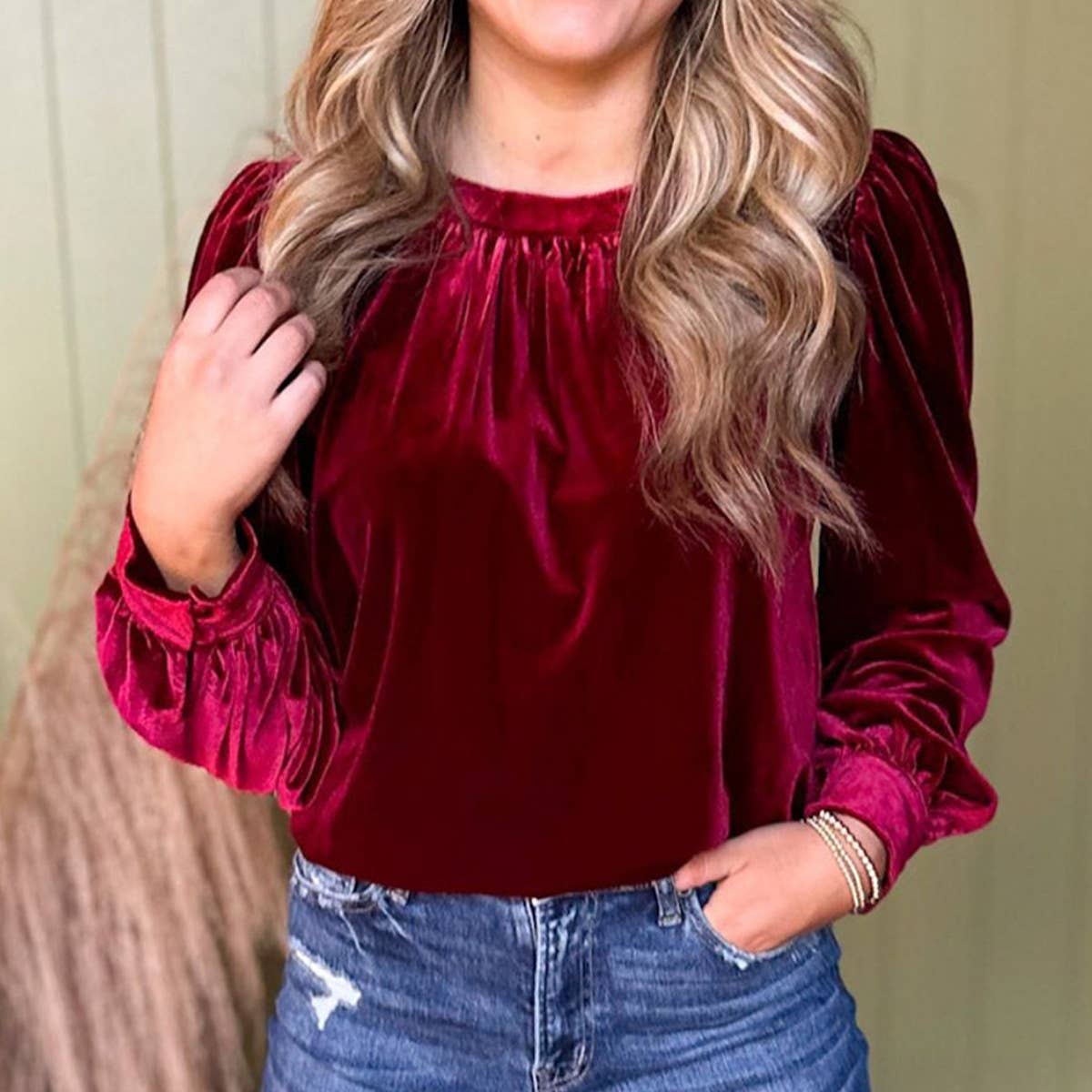 CREW-NECK LONG SLEEVE VELVET-COLORED HOODIE