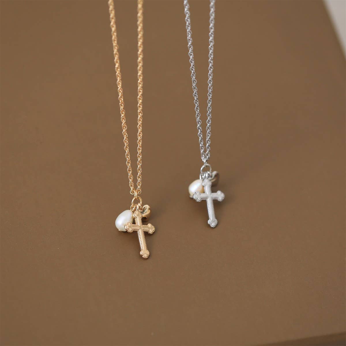 Natural freshwater pearl heart necklace