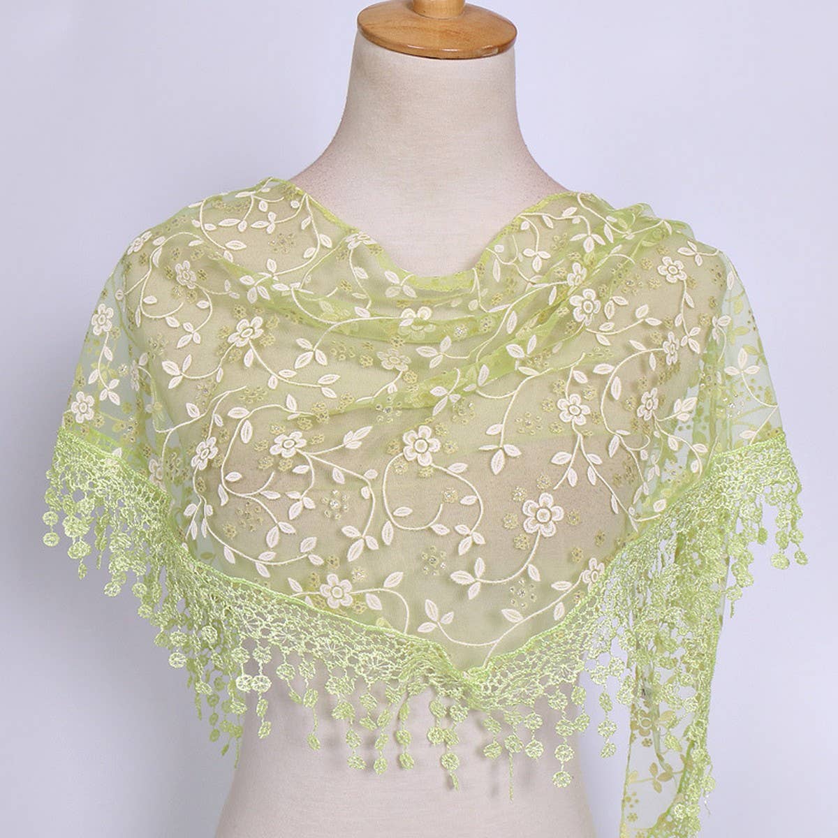 SPRING AND AUTUMN FLORAL HOLLOW LACE TRIANGLE VEIL_CWMM1984