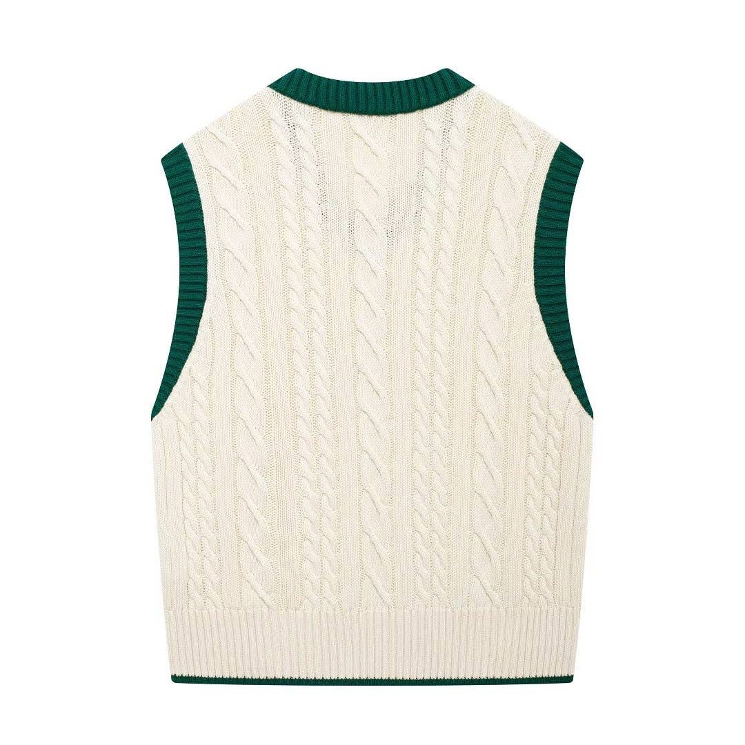 Contrasting color fashion with cable pattern vest