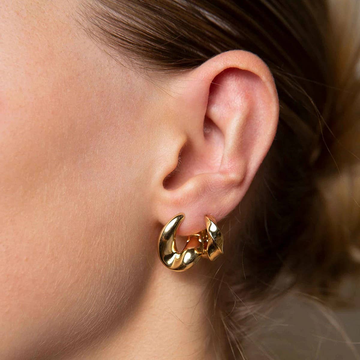 IRREGULAR CONVEX AND CONCAVE DESIGN ROUND EARRINGS