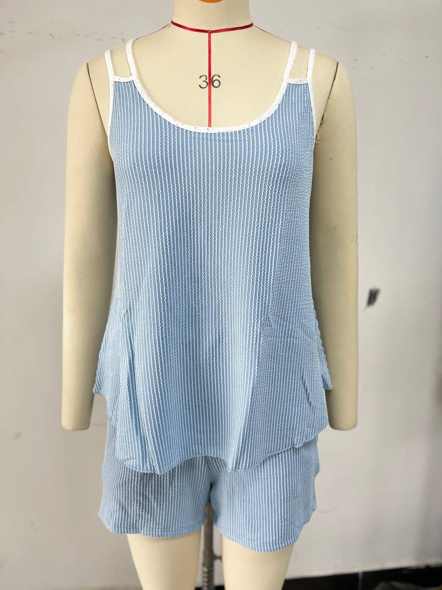 Color contrast round neck pocket shorts suit