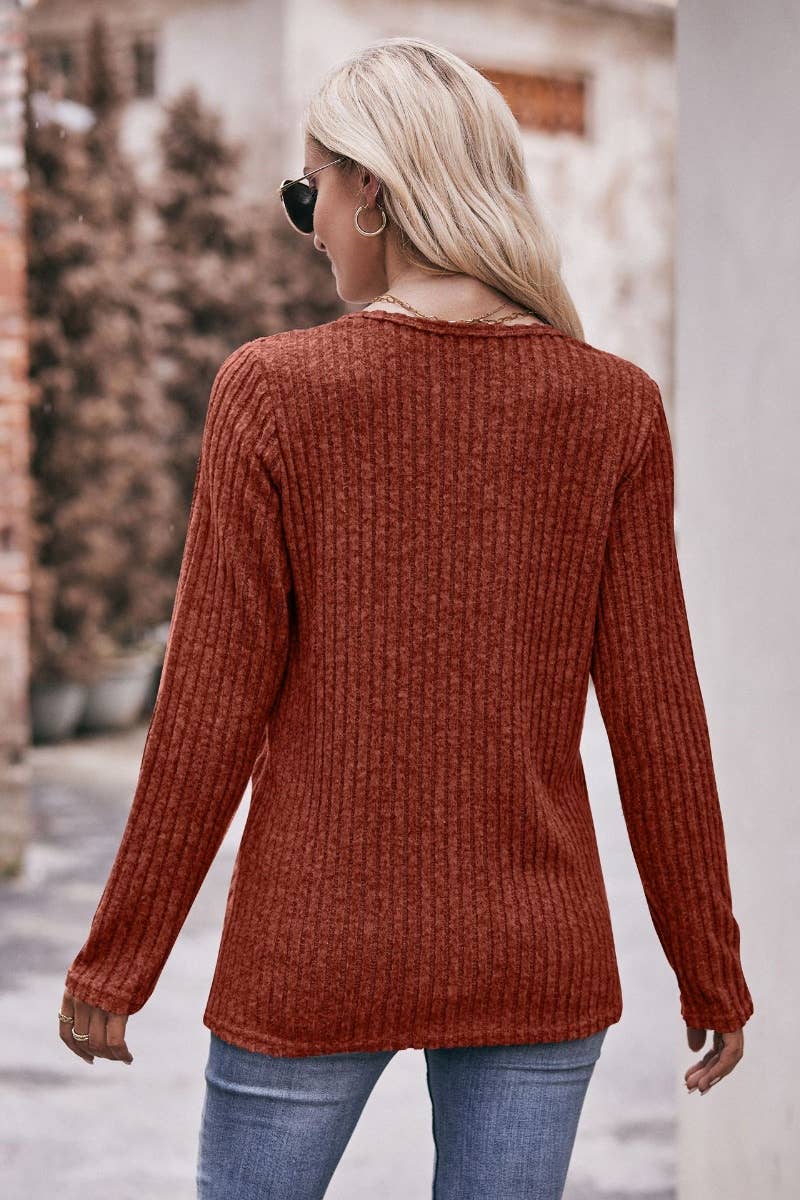 CWOSWL6468_CREW-NECK LONG-SLEEVED SWEATER WITH SPLIT BUTTONS