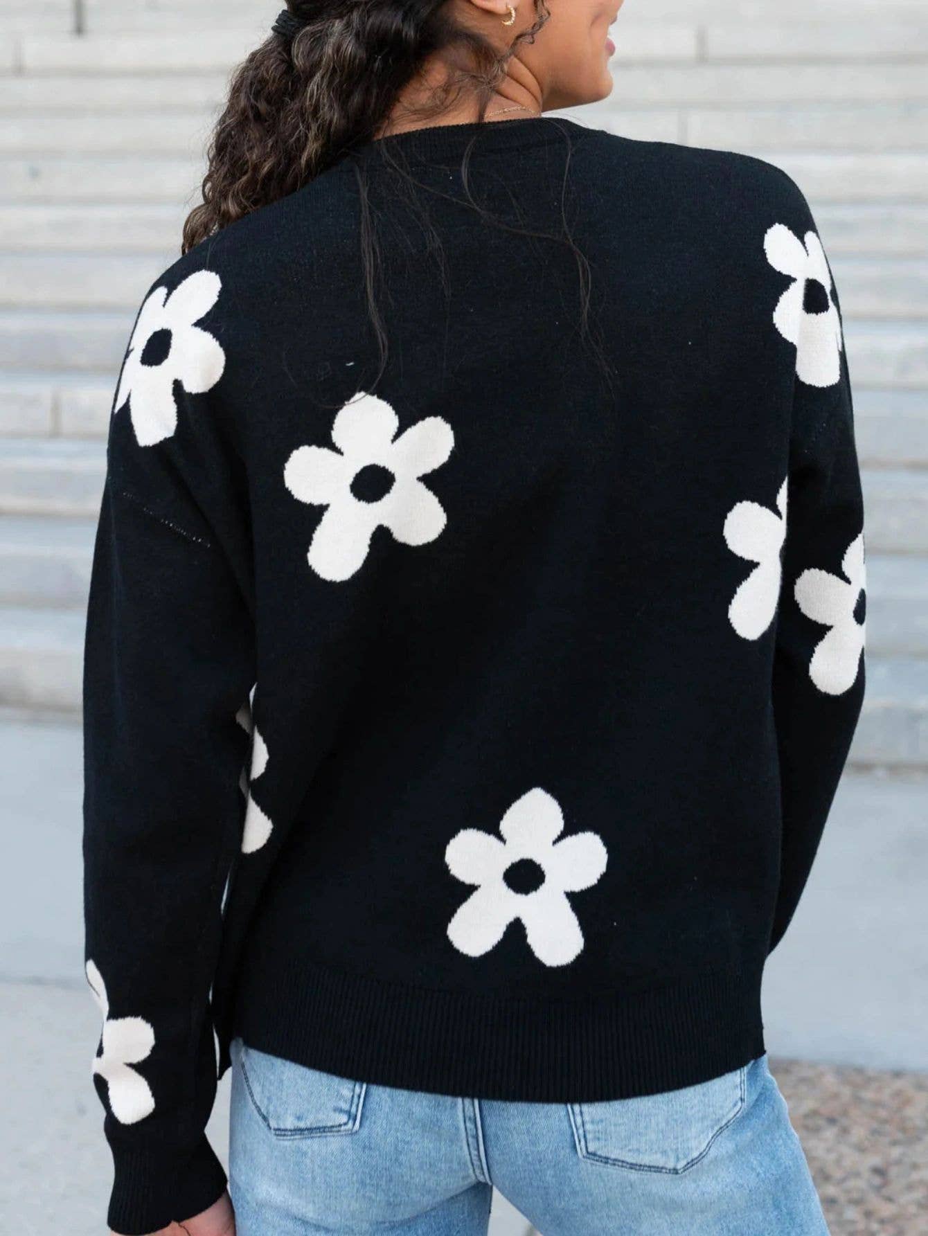 Flower-jacquard loose round-neck knitted sweater