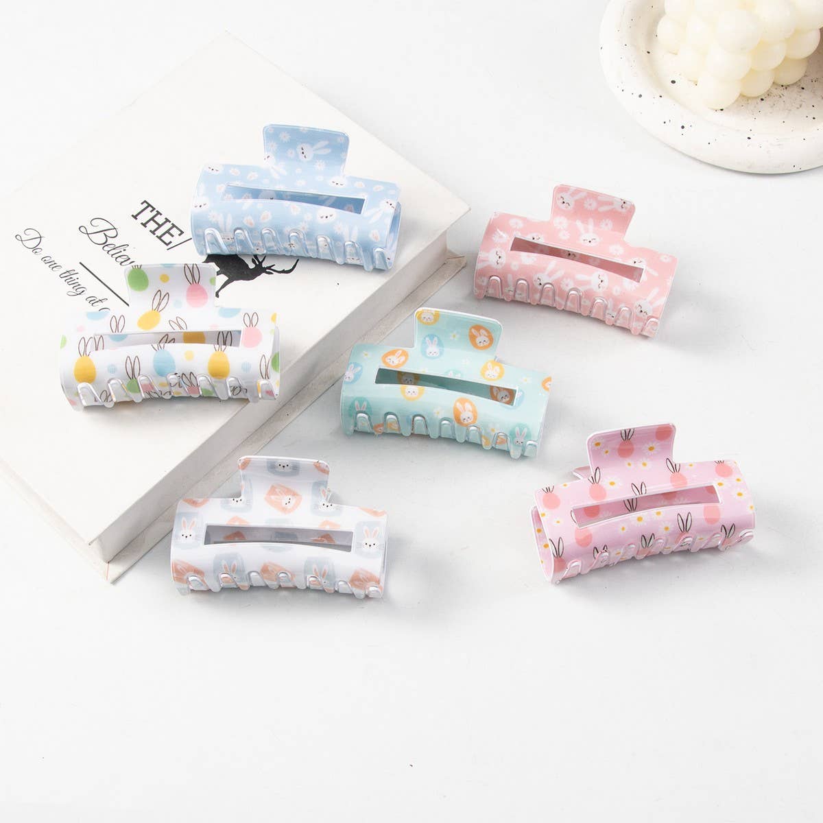 CWAHA1439_BUNNY HEAD PRINT RECTANGULAR LARGE HAIR CLAW CLIP