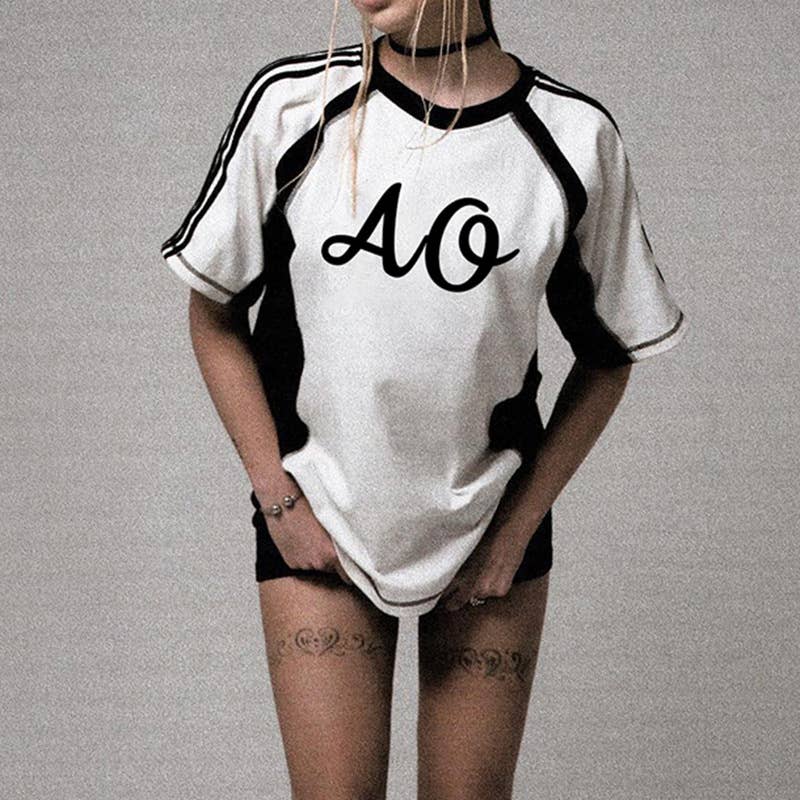 Crew-neck monogram print patchwork sleeve T-shirt