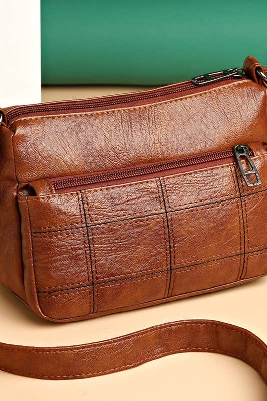 SOFT LEATHER SQUARE MESSENGER BAG_CUAB0036