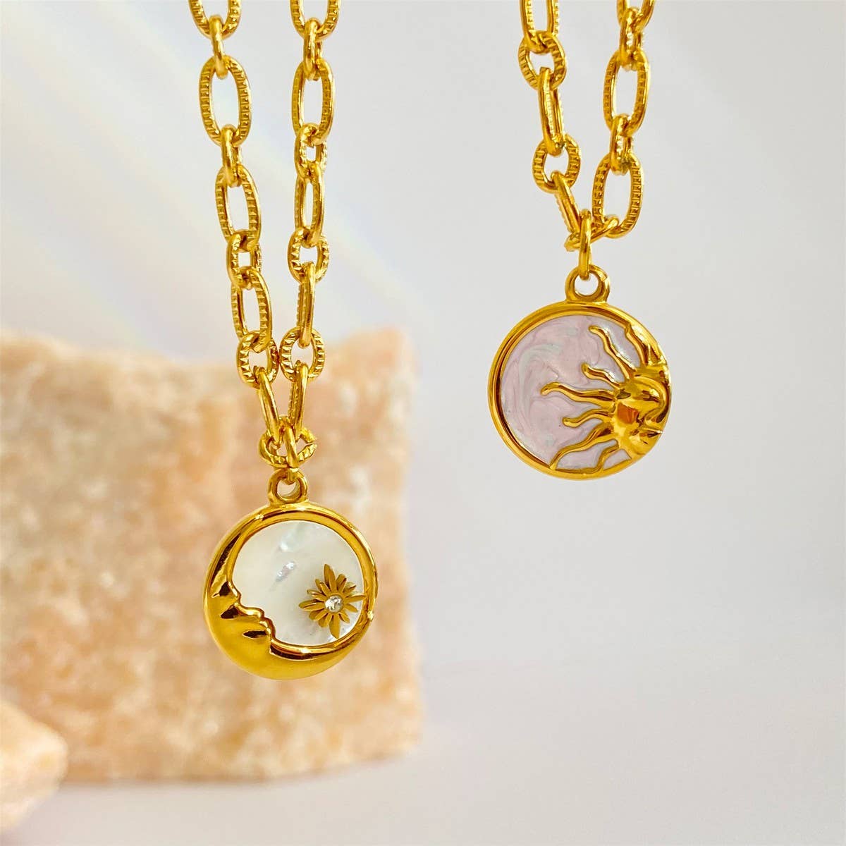 STAINLESS STEEL VINTAGE ROUND COIN NECKLACE_CWMM3782