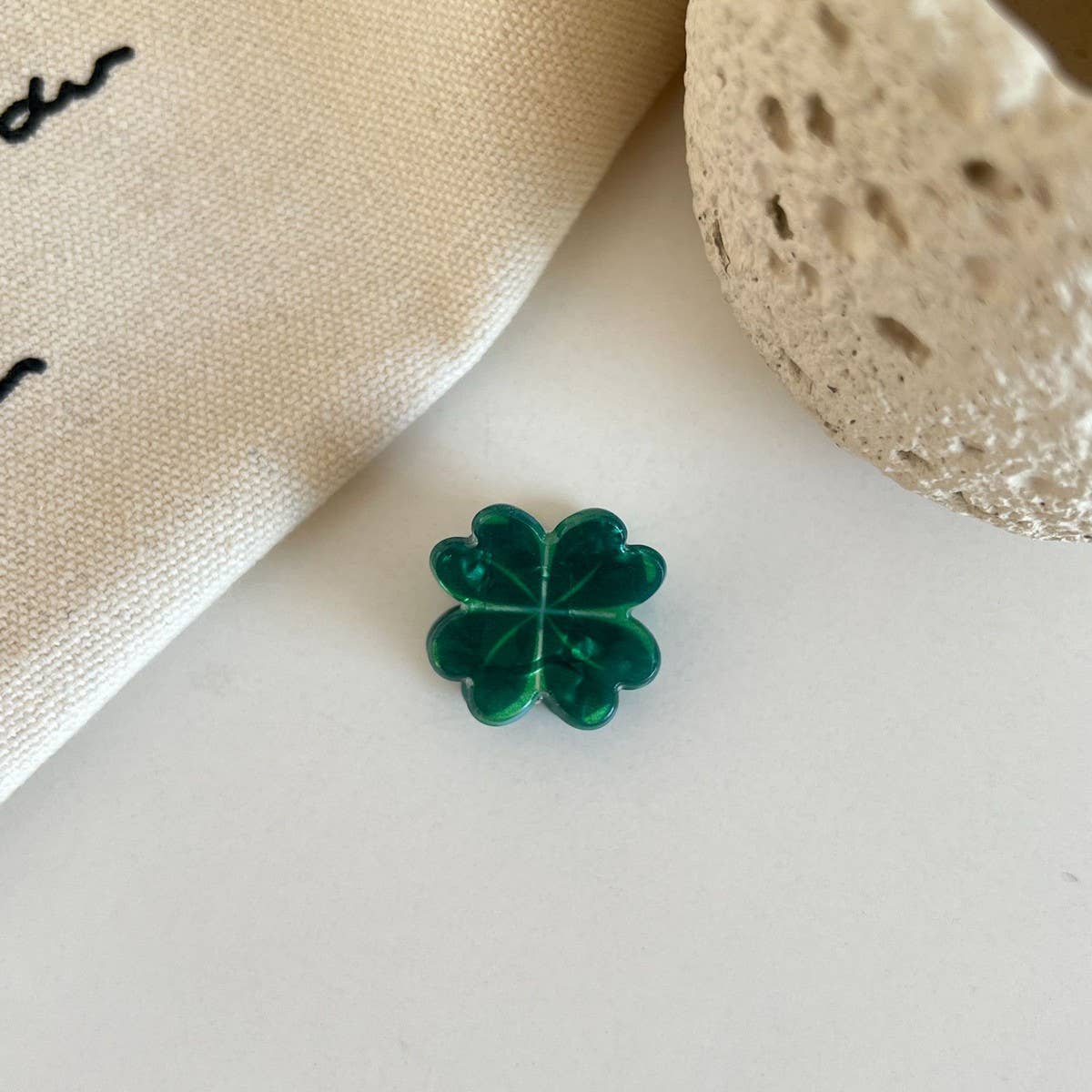 CWAHA07726_CUTE CARTOON KIDS MINI ACRYLIC HAIR CLAW CLIP